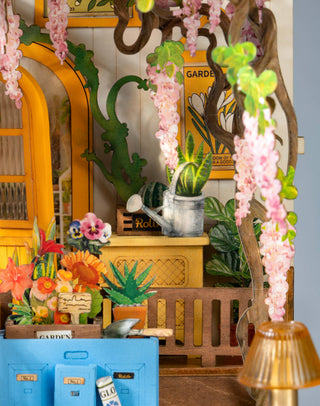 Hands Craft - DIY Book Nook Kit: Garden House