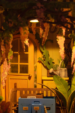 Hands Craft - DIY Book Nook Kit: Garden House