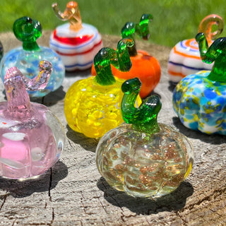 SHOPGIVECOURAGE - Glass Pumpkin Collectible Sitter Miniature Figurine