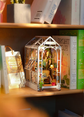 Hands Craft - DIY Book Nook Kit: Garden House